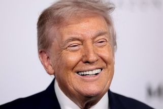 Trump nařídil dotace pro uhelné elektrárny - Novinky